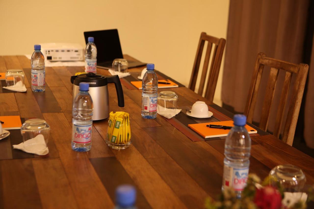 Au Bord De L'Eau Hotel Bamako Luaran gambar