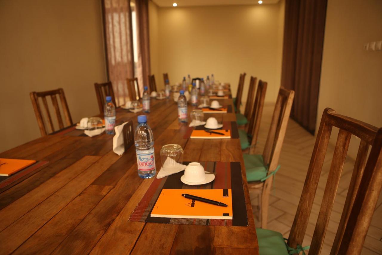 Au Bord De L'Eau Hotel Bamako Luaran gambar