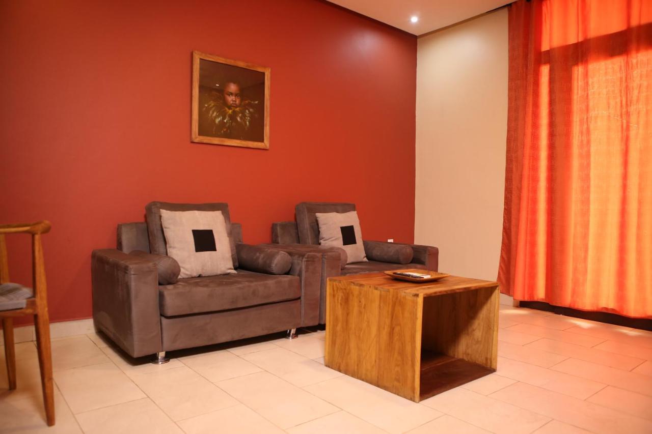 Au Bord De L'Eau Hotel Bamako Luaran gambar
