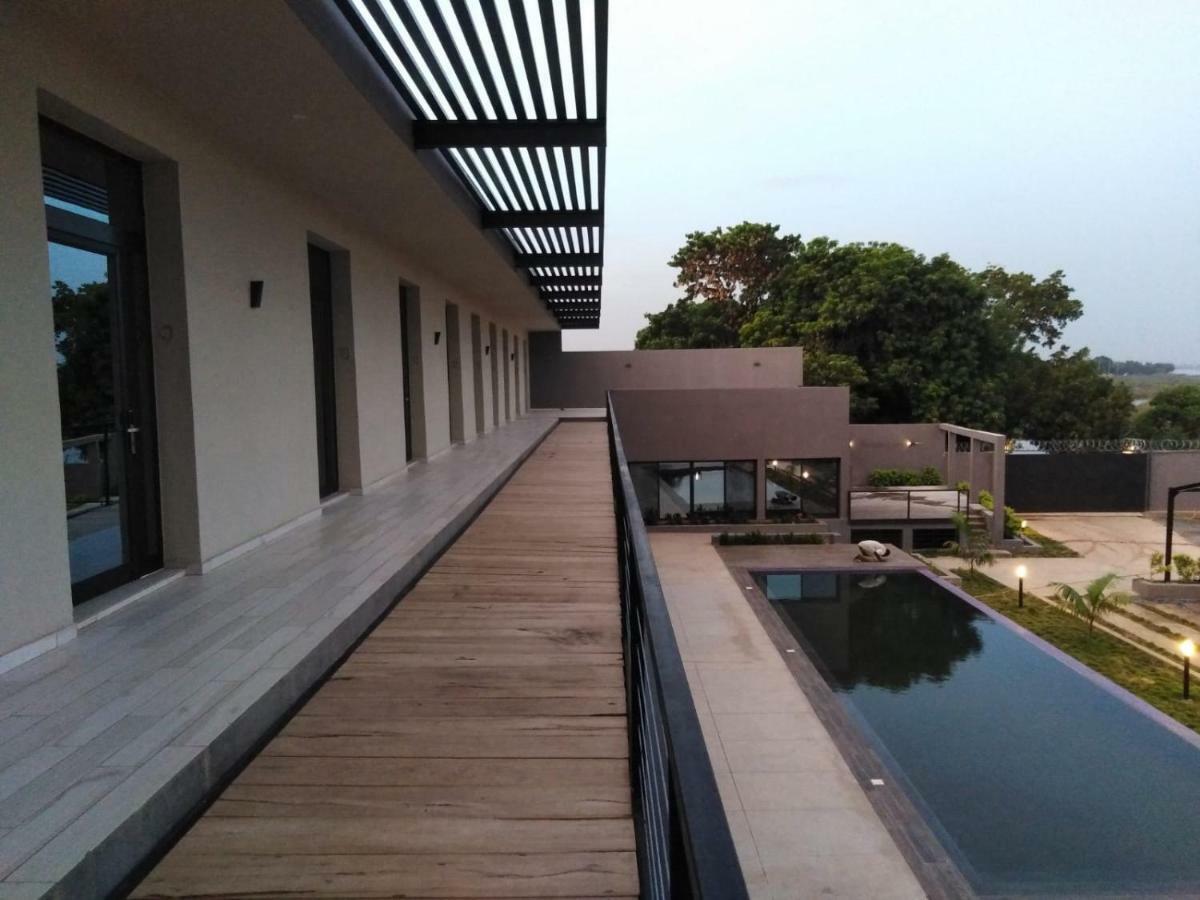 Au Bord De L'Eau Hotel Bamako Luaran gambar