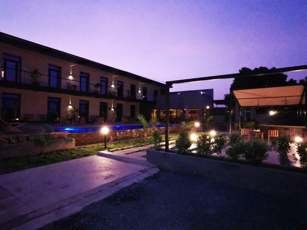 Au Bord De L'Eau Hotel Bamako Luaran gambar