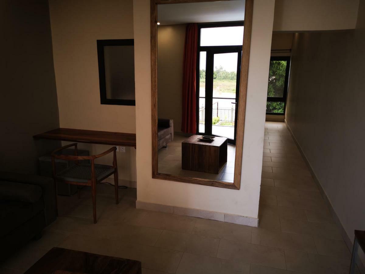 Au Bord De L'Eau Hotel Bamako Luaran gambar